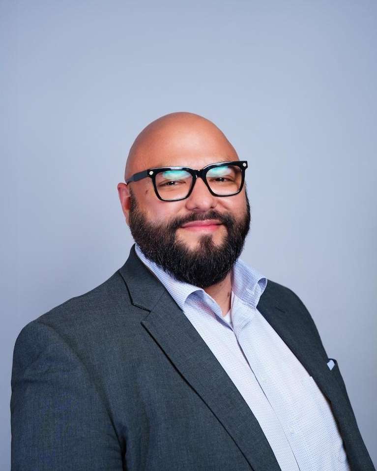 Roberto, a group practice manager at harlow dental, charlotte nc